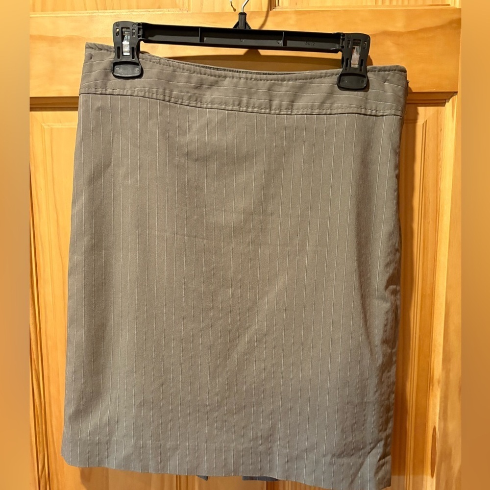 The Limited Pencil skirt khaki women’s size 4
